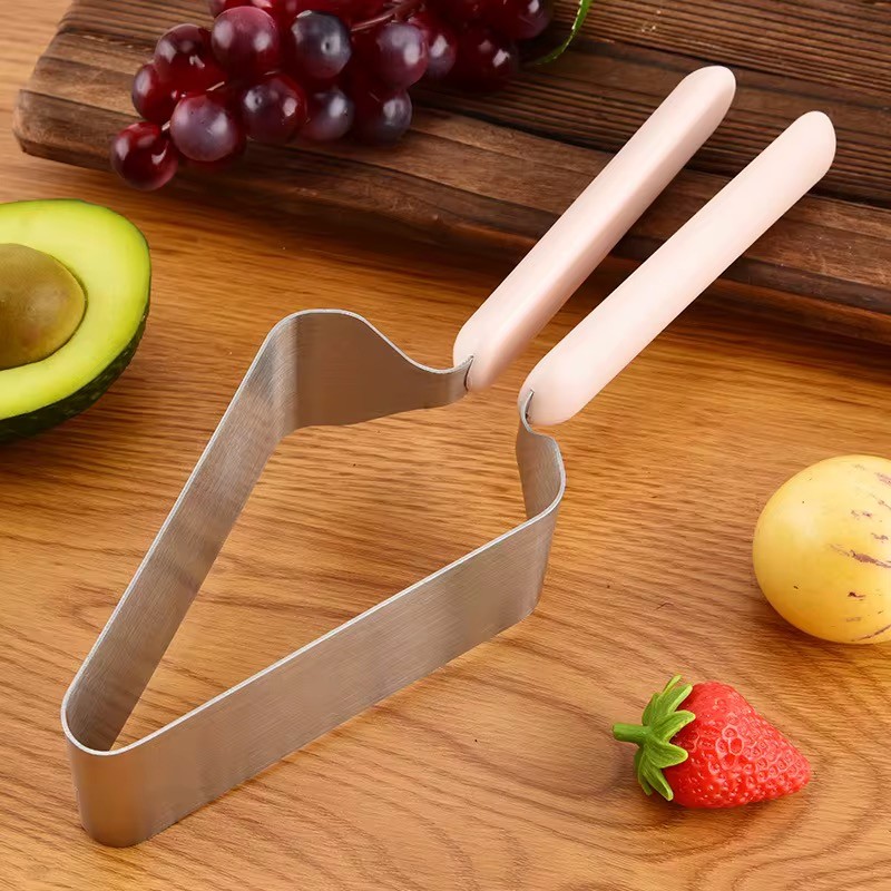 Formă triunghiulară din inox pentru prăjituri, torturi și sandwichuri – cu mâner ergonomic